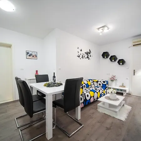 Konukevi Wild Rose 3*