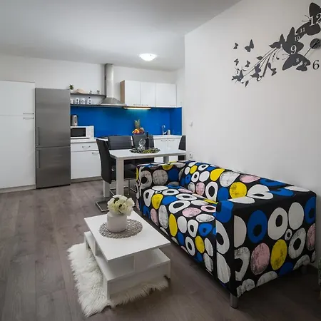 Wild Rose 招待所 3*